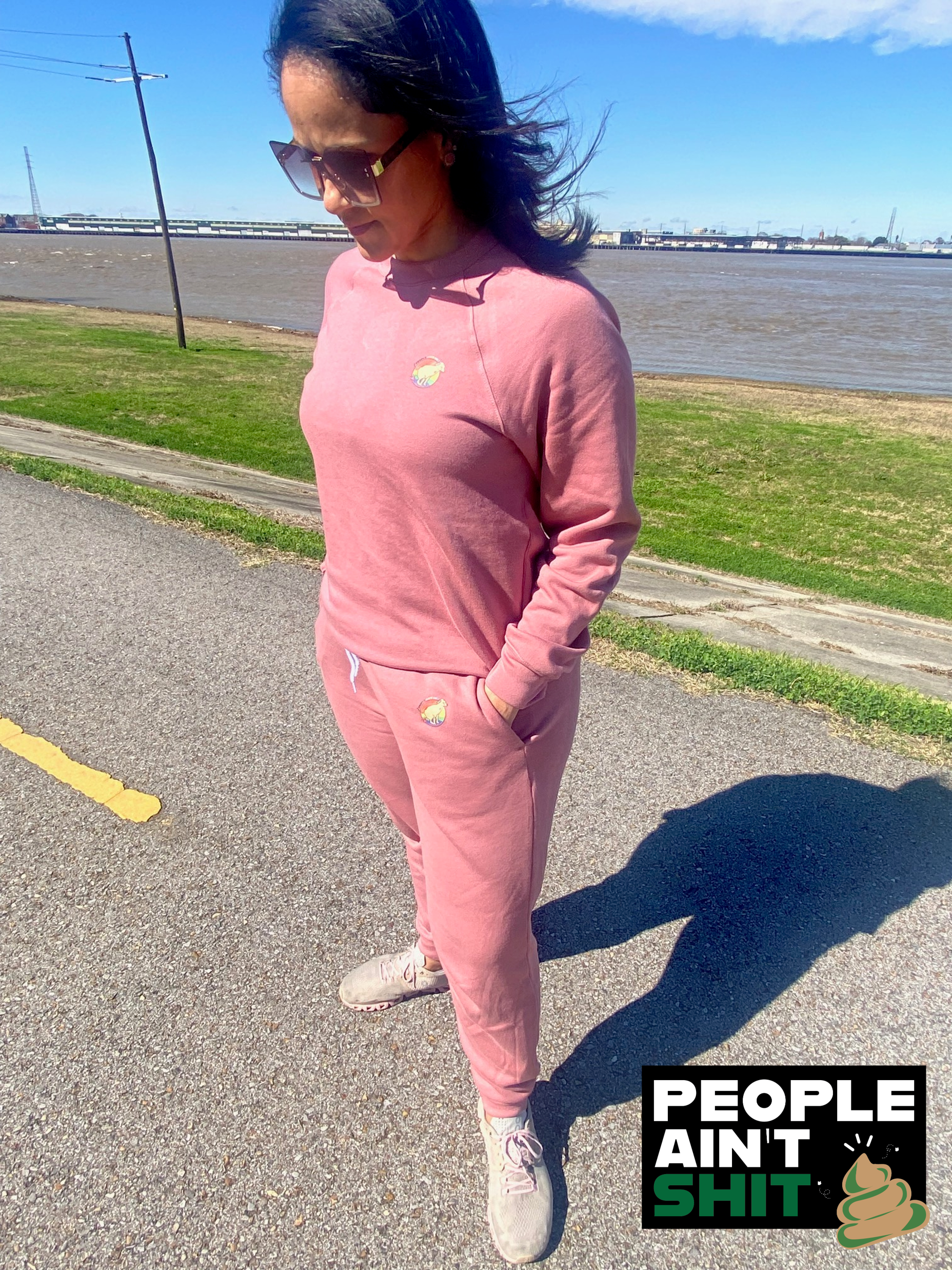 Mauve sweatshirt and joggers with rainbow logo